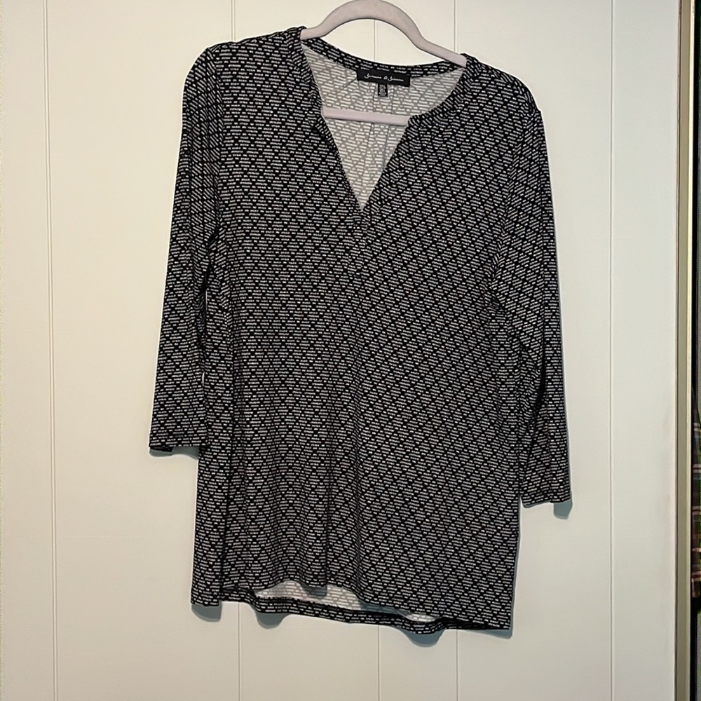Jasmine & Juliana black and white blouse